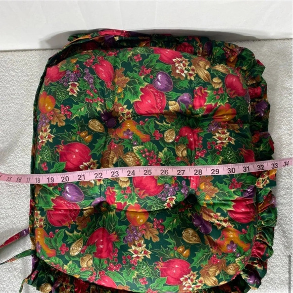 Vintage Green Red Vegetable Print  Tie On Chair Cushions With Ruffle Trim x2 - Picture 7 of 8